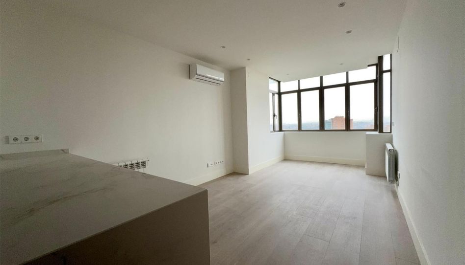 Piso de alquiler en Avenida de Pío XII, 92, Castilla, Madrid Capital - imagen 1 Foto 1 de Piso de alquiler en Avenida de Pío XII, 92, Castilla, Madrid Capital