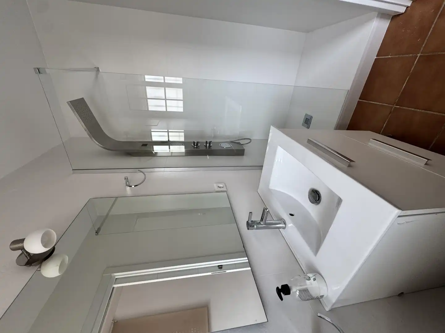 Einfamilien-Reihenhaus zur Miete in Calle Vélez, 3, Almuñecar Centro Badezimmer von Einfamilien-Reihenhaus zur Miete in Almuñécar mit Klimaanlage, Heizung und Terrasse