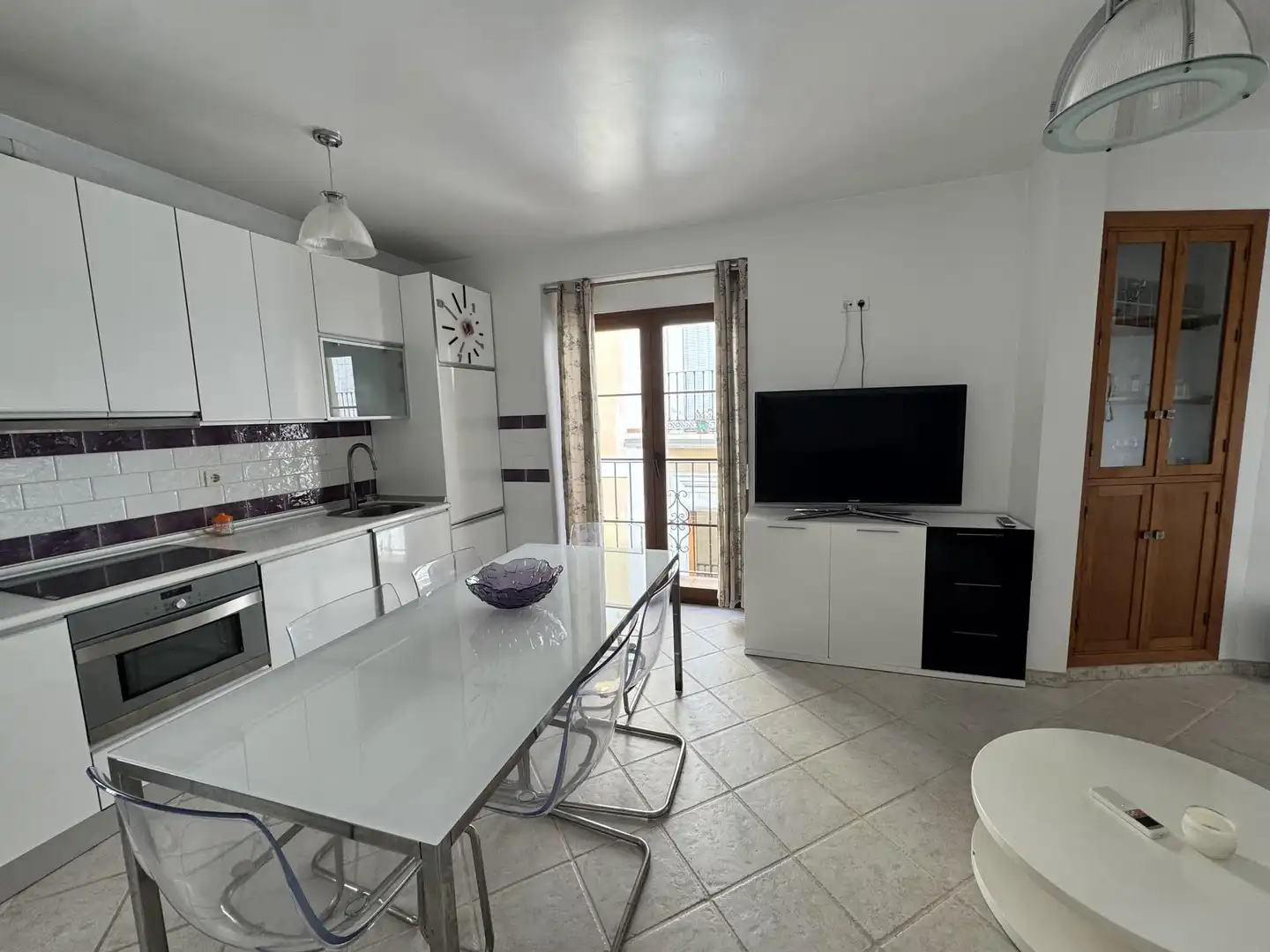 Einfamilien-Reihenhaus zur Miete in Calle Vélez, 3, Almuñecar Centro Schlafzimmer von Einfamilien-Reihenhaus zur Miete in Almuñécar mit Klimaanlage, Heizung und Terrasse