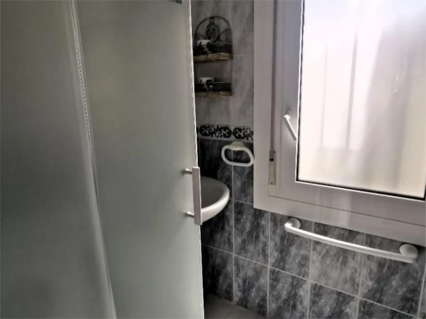 Casa o chalet en venta en Carrer Puigmal, 487a, Puigmal - Mas Nou Baño de Casa o chalet en venta en Empuriabrava con Aire acondicionado, Terraza y Piscina