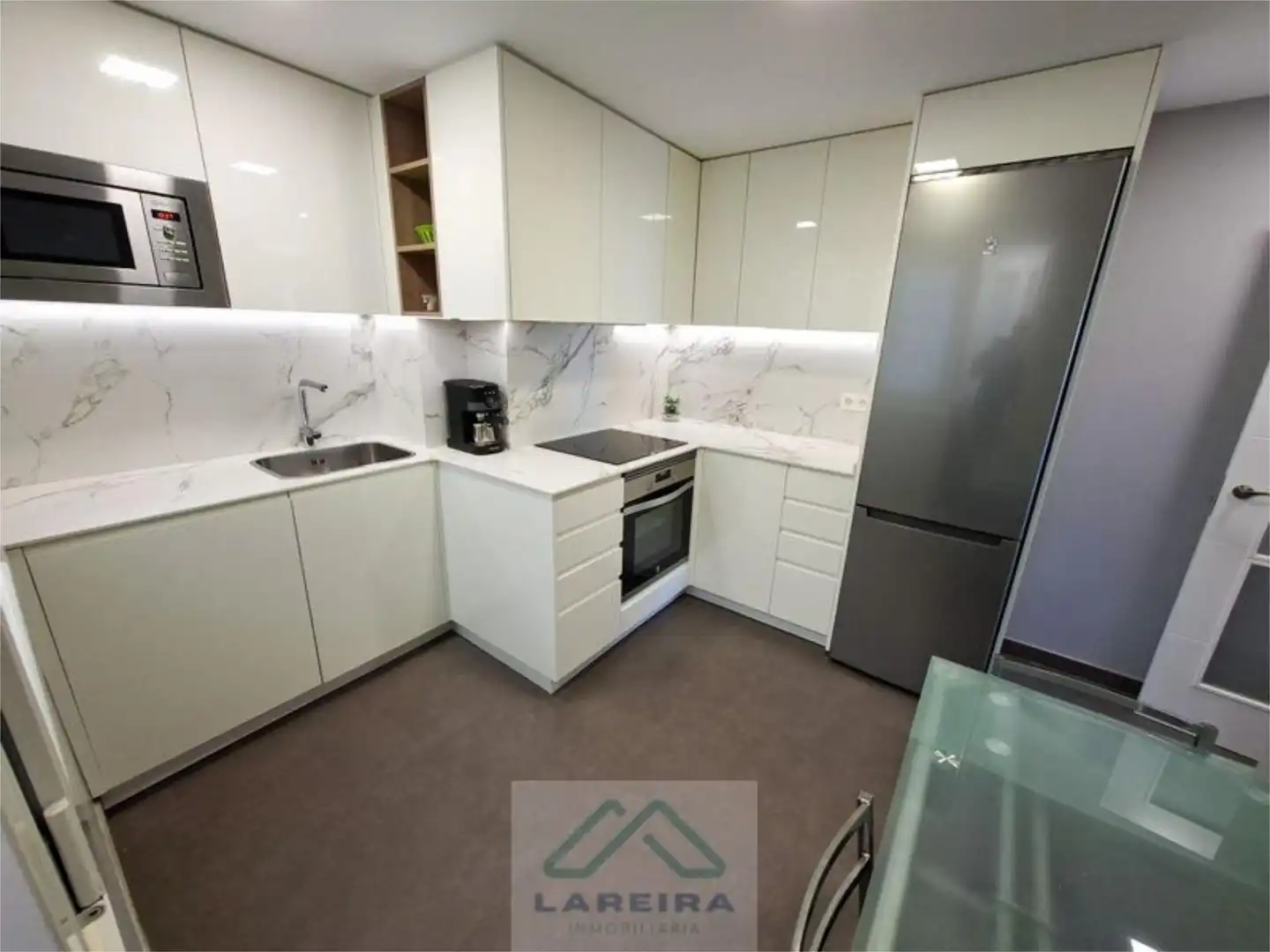 Küche von Wohnung zum Verkauf in Vigo 