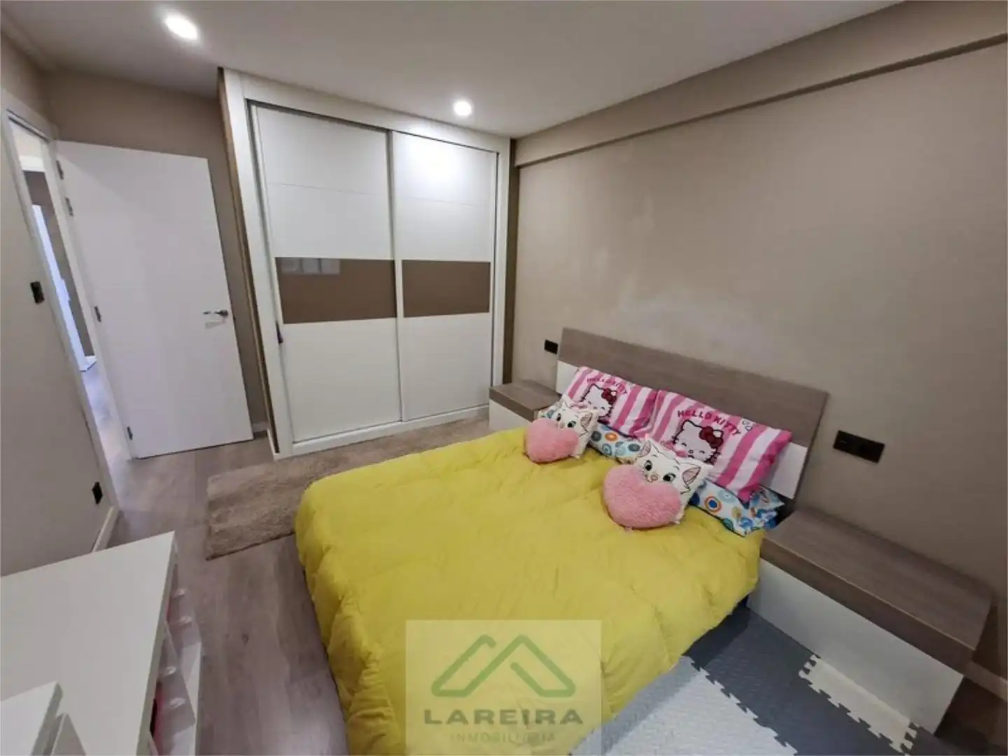 Flat for sale in Rúa Do Conde de Torrecedeira, 58, Berbés - Peritos Bedroom of Flat for sale in Vigo