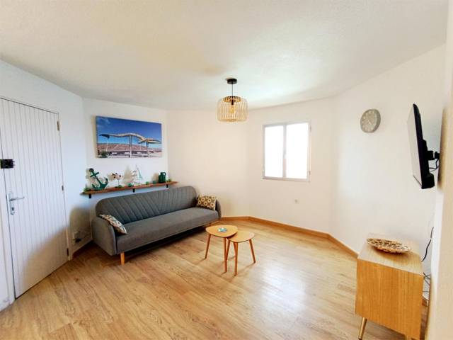 Apartamento en Alquiler en Avenida Marítima, 2 en Los Silos