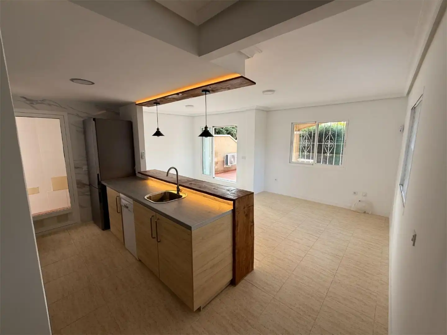 Piso en venta en Calle Río Esla, 1, Mil Palmeras