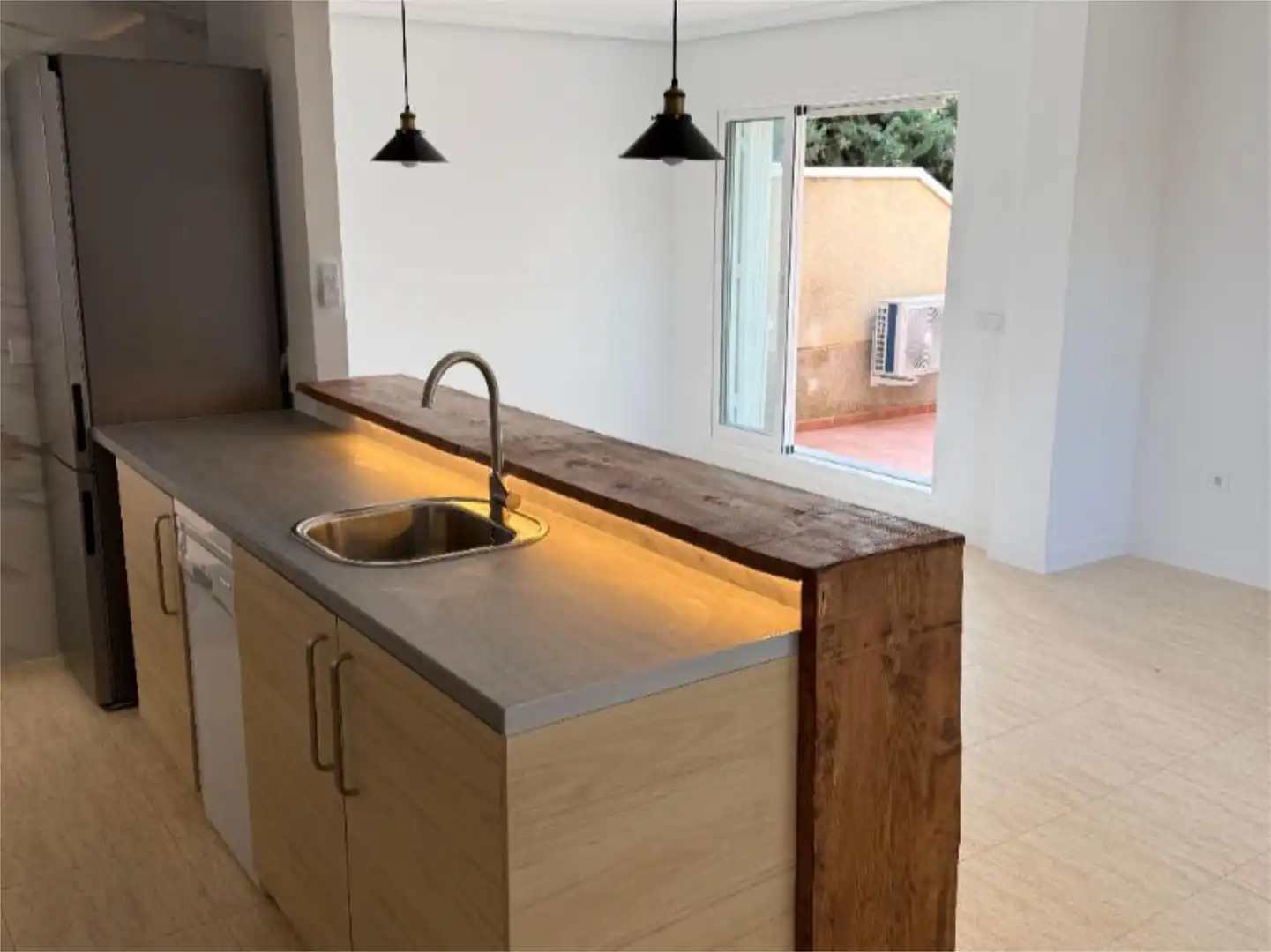 Piso en venta en Calle Río Esla, 1, Mil Palmeras