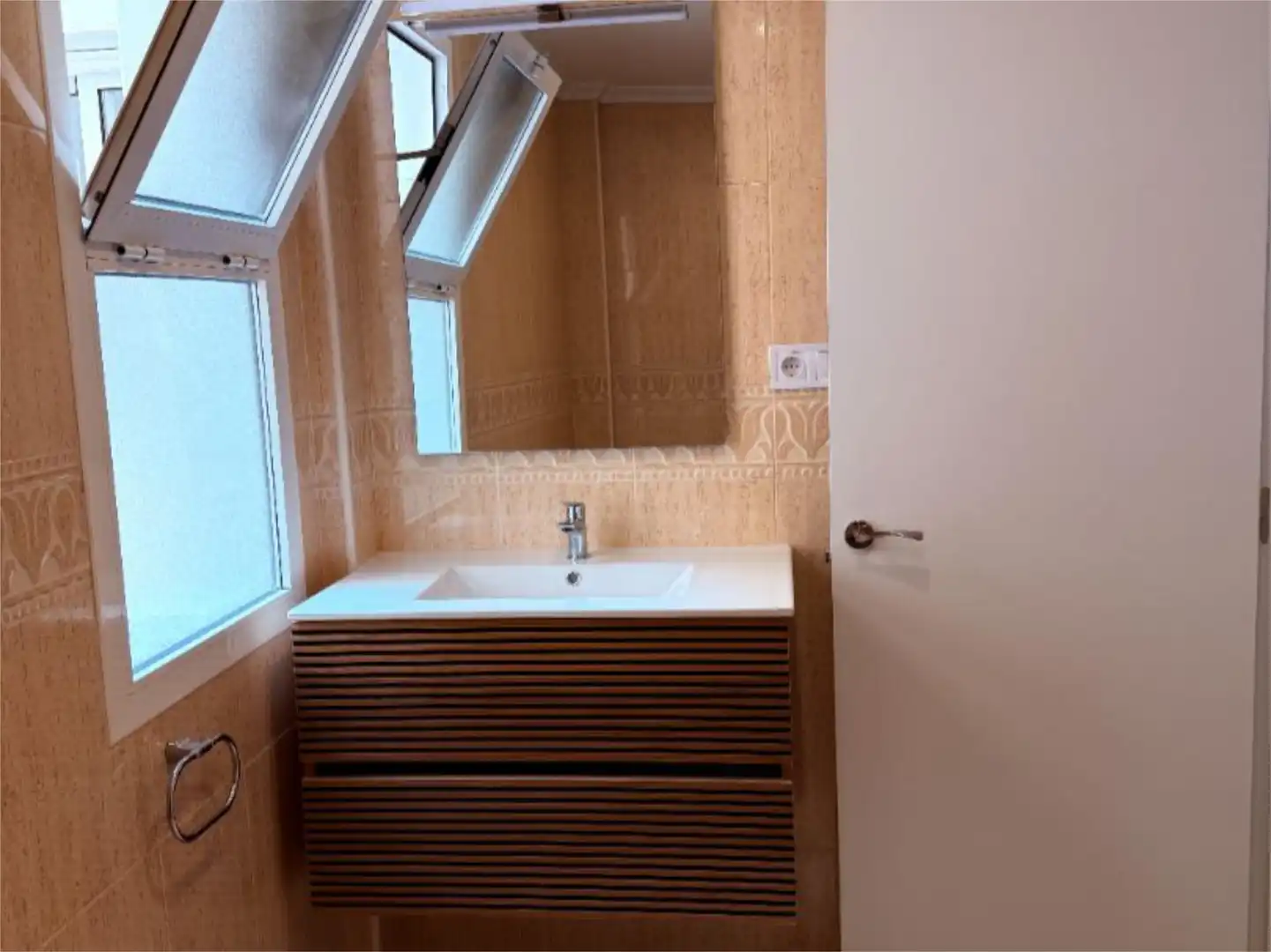 Piso en venta en Calle Río Esla, 1, Mil Palmeras