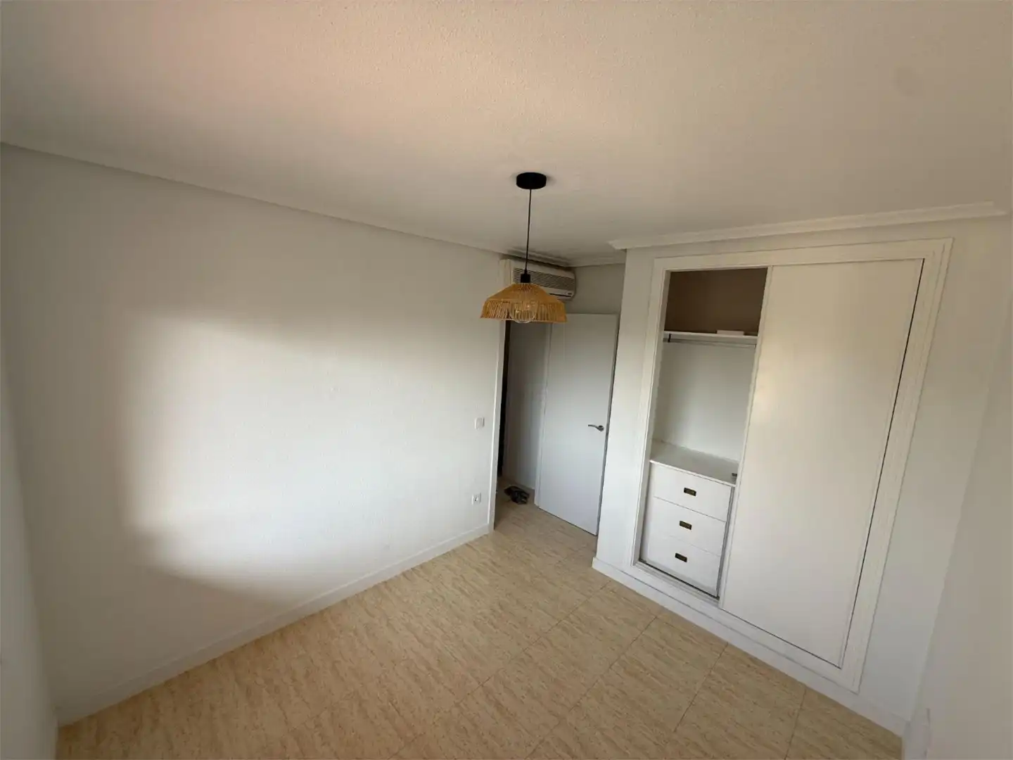 Piso en venta en Calle Río Esla, 1, Mil Palmeras