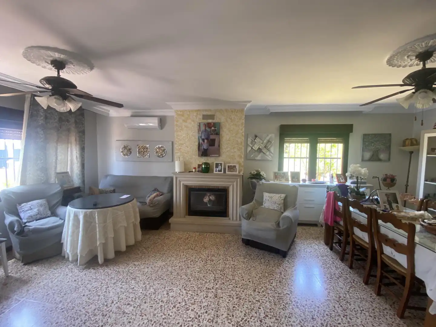 Houses for sale in Urbanización Diseminados Don Gonzál, 34, Montilla Living room of Houses for sale in Montilla with Air Conditioner, Heating and Private garden