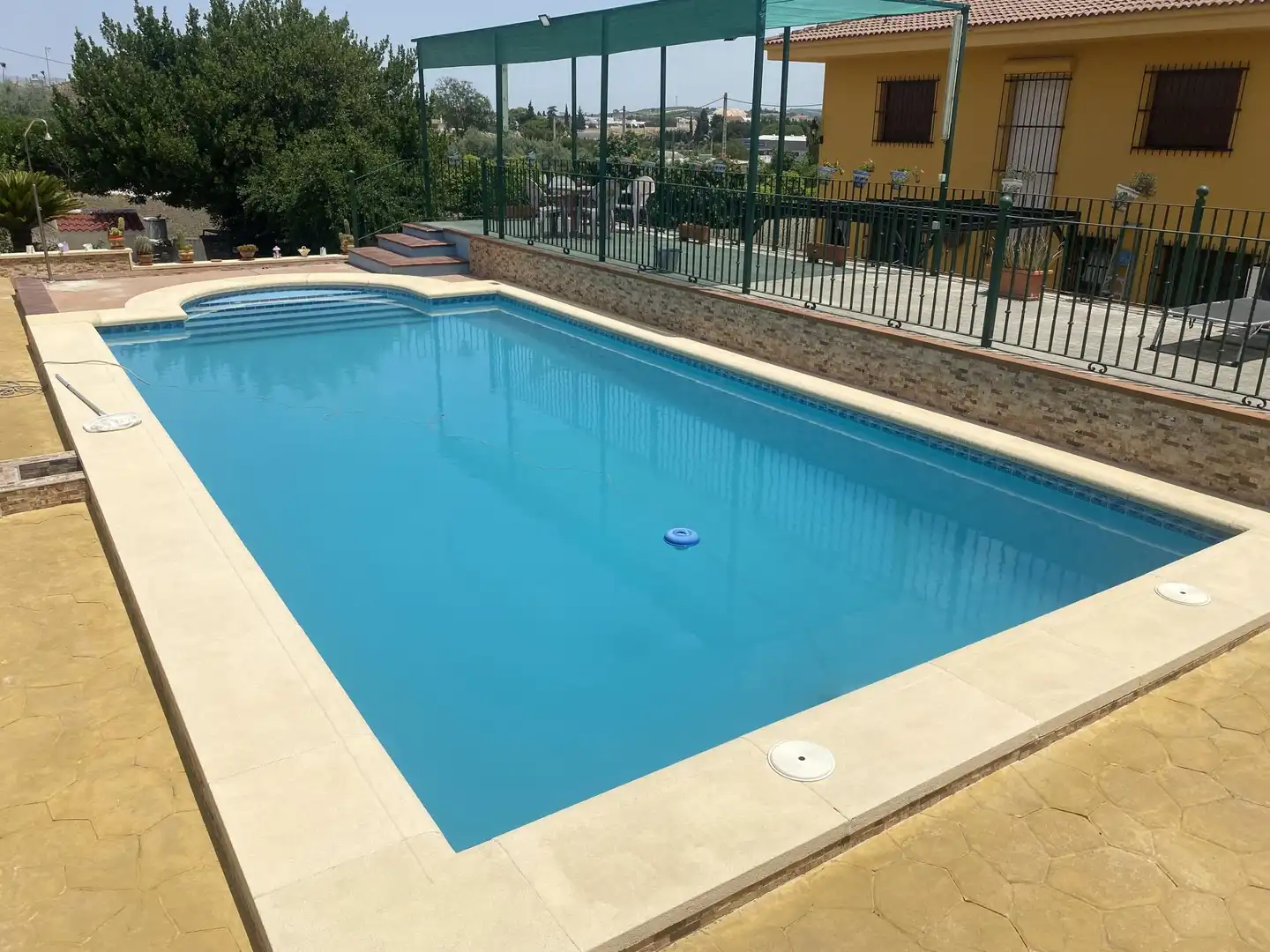 Houses for sale in Urbanización Diseminados Don Gonzál, 34, Montilla Swimming pool of Houses for sale in Montilla with Air Conditioner, Heating and Private garden