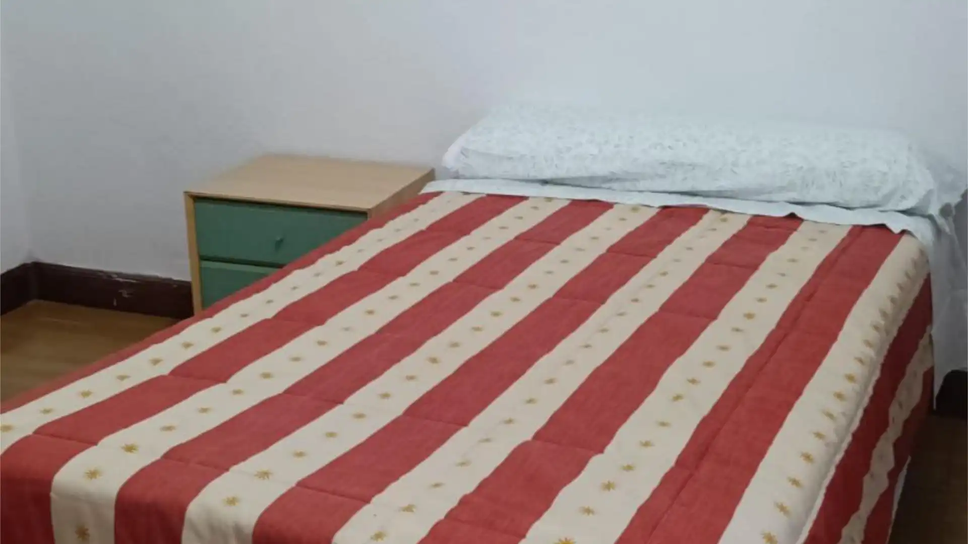 Room in Iztieta Pasealekua Ibilbidea, 1, Iztieta - Olibet - Etxeberrieta