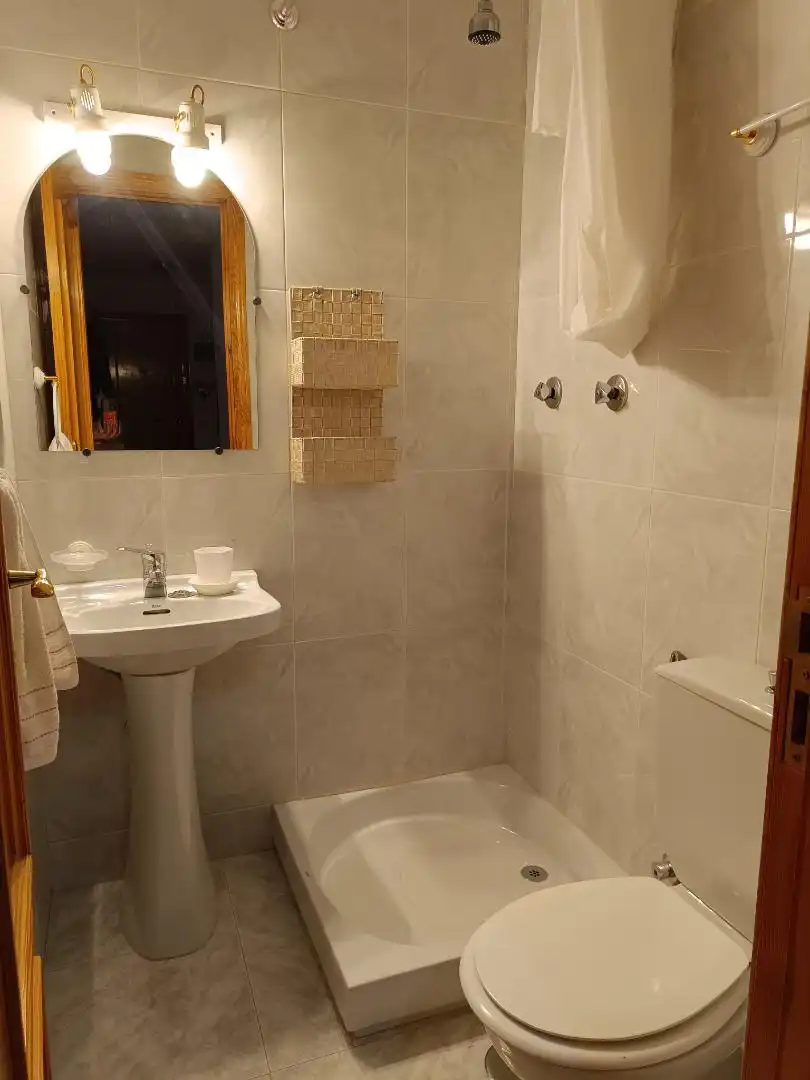 Room in Paseo de Madrid, 3, El Boalo Bathroom of Flat for share in El Boalo - Cerceda – Mataelpino with Heating, Furnished and Oven