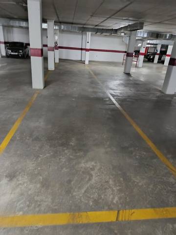 Garaje en Alquiler en Avenida de Emilio Lemos, 30 en Colores -  Entreparques