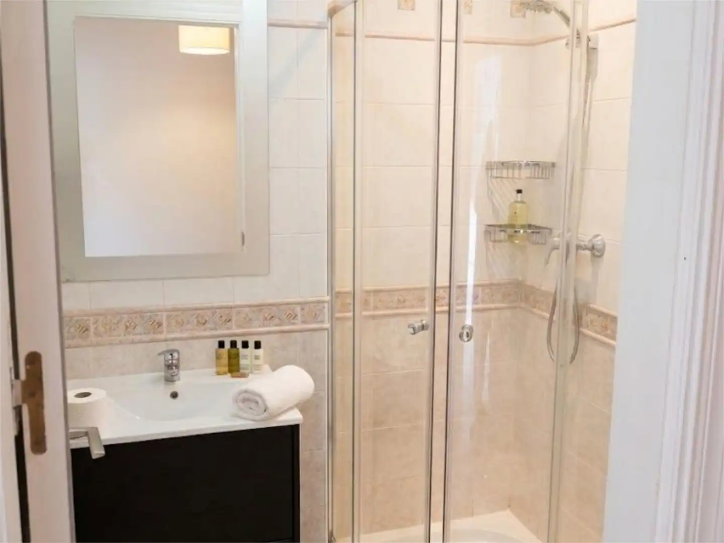 Ático en venta en Carretera de los Motores, 110, Aguadulce Sur Baño de Ático en venta en Roquetas de Mar con Aire acondicionado, Jardín privado y Terraza