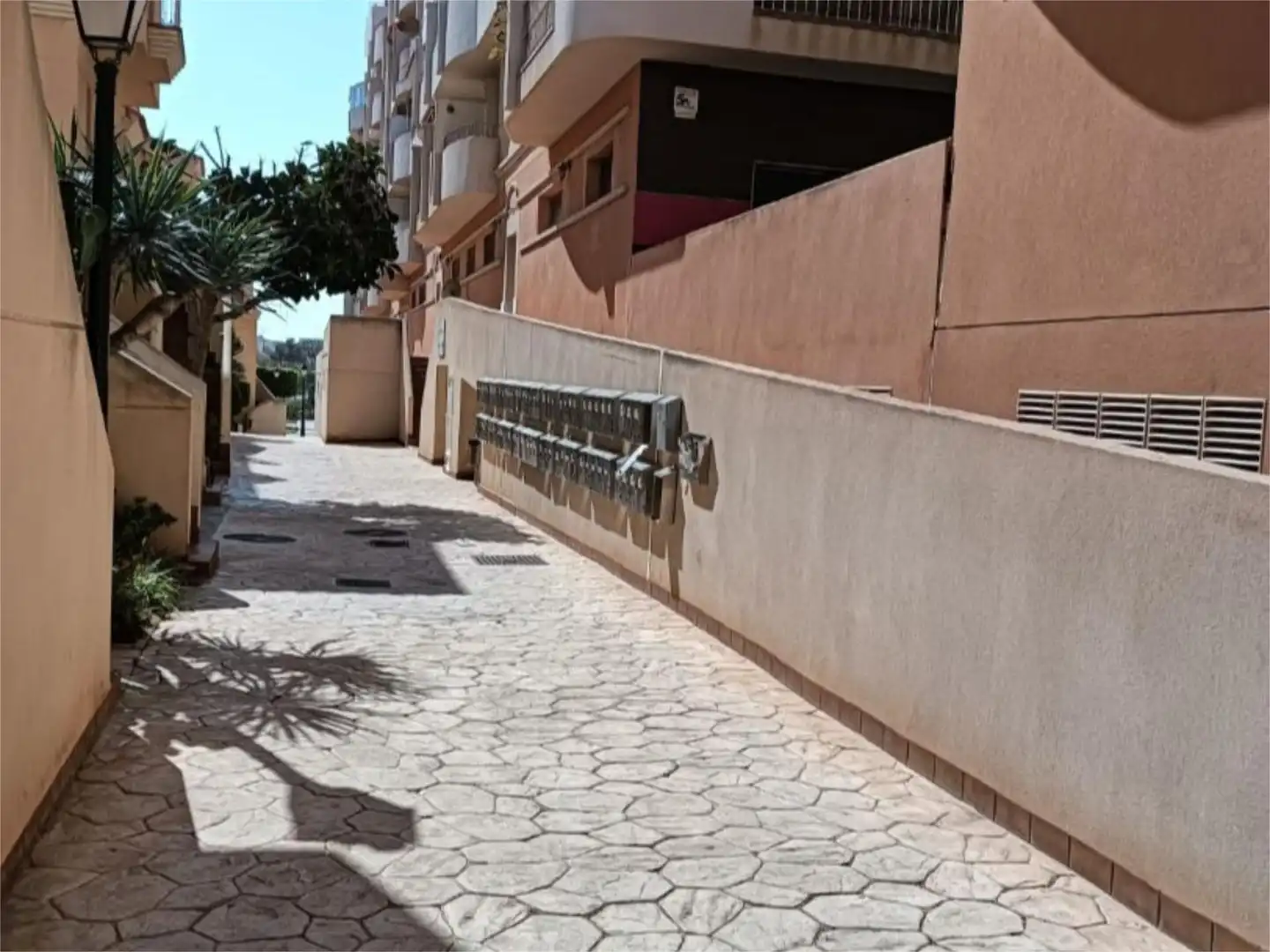 Ático en venta en Carretera de los Motores, 110, Aguadulce Sur Vista exterior de Ático en venta en Roquetas de Mar con Aire acondicionado, Jardín privado y Terraza