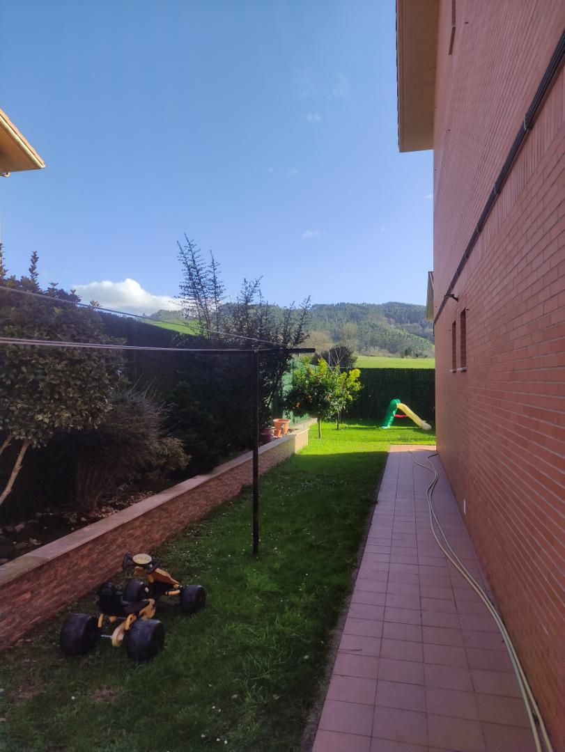 Planta baja for sale in Calle Helguera, 7, Penagos Garden of Planta baja for sale in Penagos with Heating, Private garden and Parquet flooring