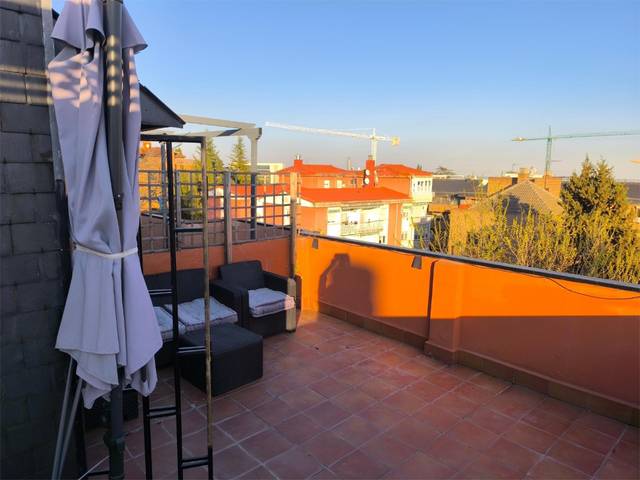 Ático en Alquiler en Calle de Pilar Cavero, 5C en San Pascual