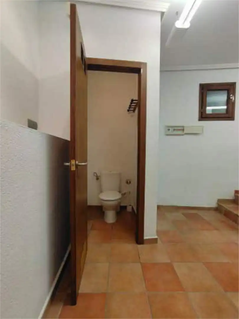 Local de alquiler en Valderrobres Baño de Local de alquiler en Valderrobres