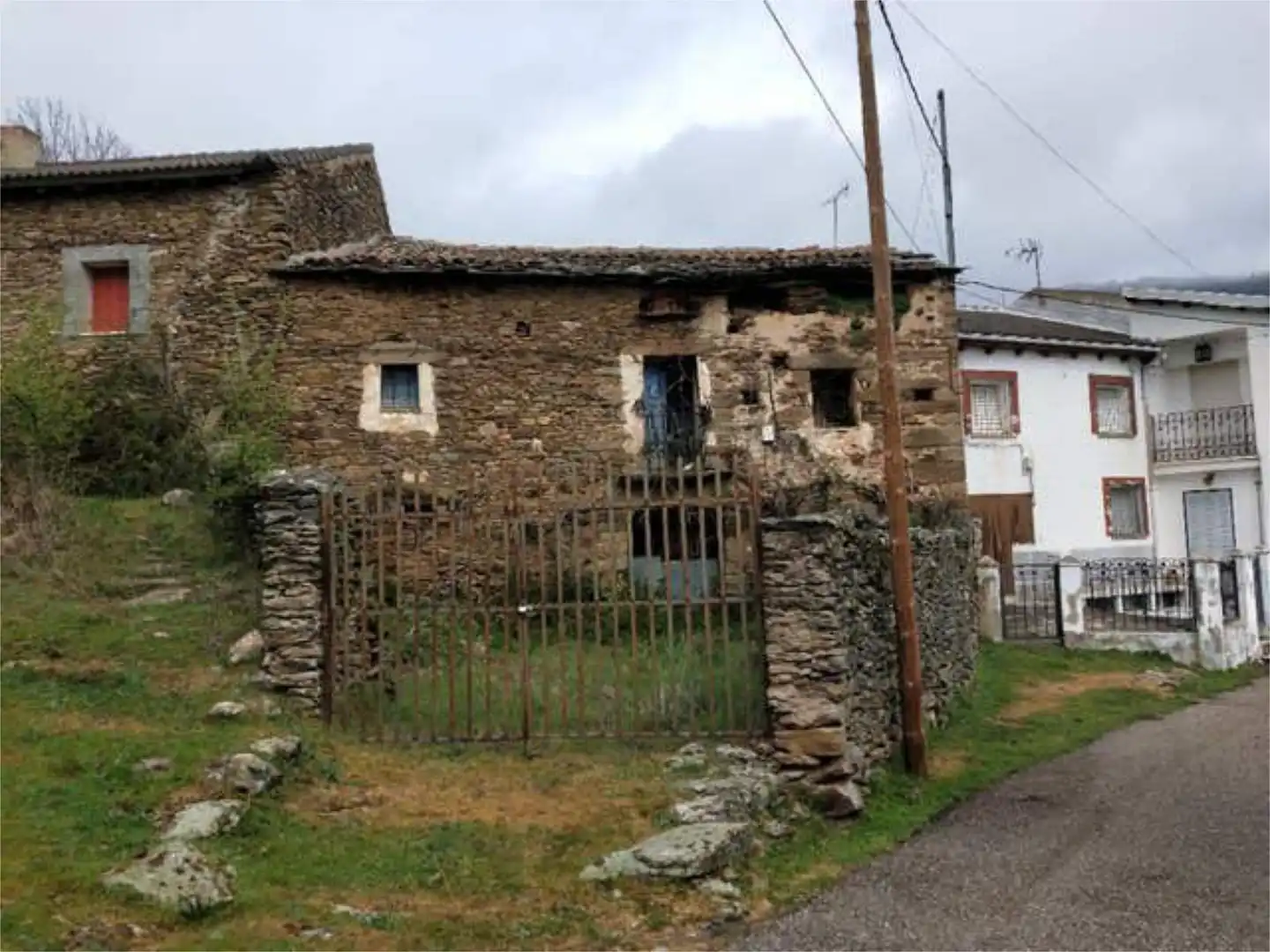 Vista exterior de Casa o chalet en venta en Gascueña de Bornova