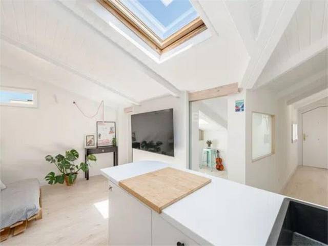 Piso en Alquiler en Calle de Santa María, 39 en Cortes - Huertas