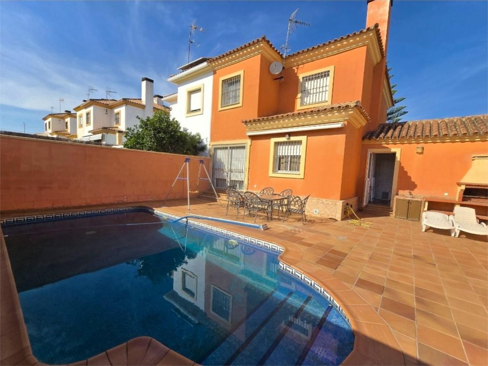 Exterior view of Houses for sale in Espartinas  with Air Conditioner, Terrace and Swimming Pool