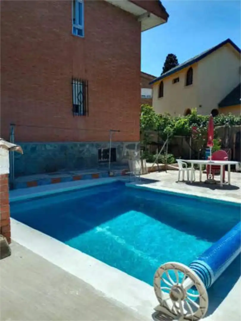 Casa adosada en venta en Las Conejeras - Esparragal Piscina de Casa adosada en venta en Coslada con Calefacción, Terraza y Trastero