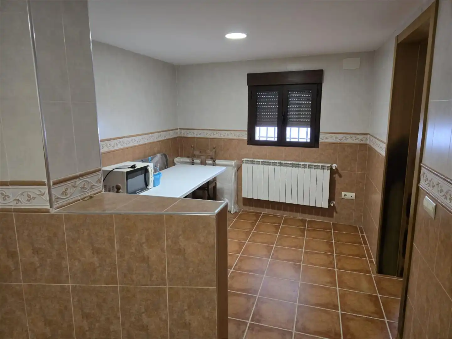 Casa adosada en venta en Calle Chinchilla, 3, Belmonte Cocina de Casa adosada en venta en Belmonte con Calefacción, Amueblado y Horno