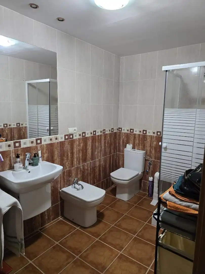Casa adosada en venta en Calle Chinchilla, 3, Belmonte Baño de Casa adosada en venta en Belmonte con Calefacción, Amueblado y Horno