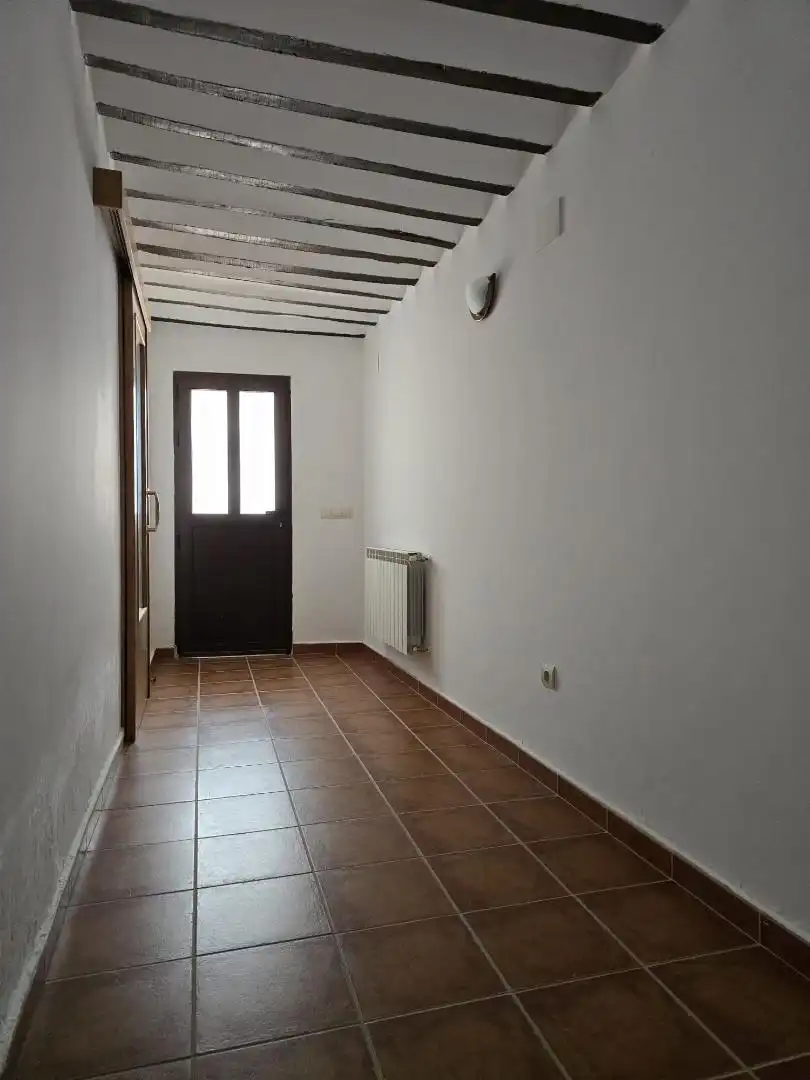Casa adosada en venta en Calle Chinchilla, 3, Belmonte Casa adosada en venta en Belmonte con Calefacción, Amueblado y Horno