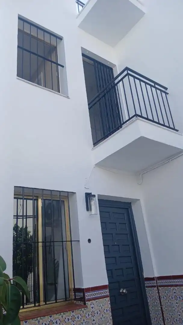 Casa o xalet en venda a Calle Almazara, 15, Arenal - La Pólvora Vista exterior de Casa o xalet en venda en Dos Hermanas amb Aire condicionat, Terrassa i Traster