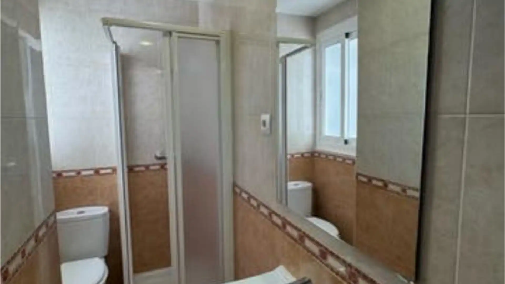 Baño de Piso de alquiler en Cieza con Terraza