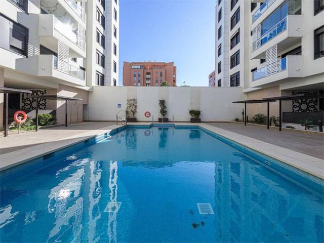 Piso en Alquiler en Calle Pacífico, 14 en Paseo Marítimo Oeste - Pacífico