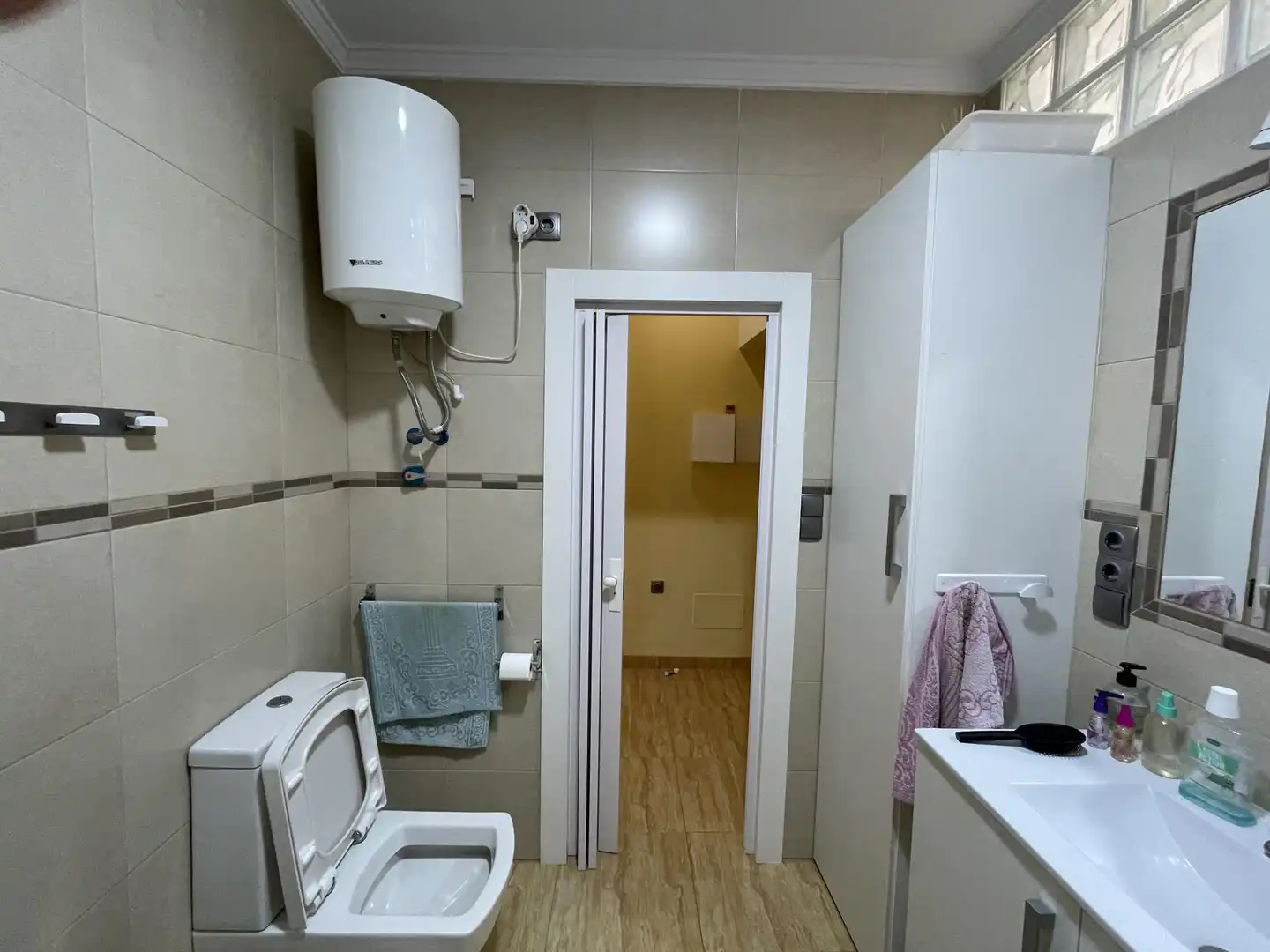 Badezimmer von Wohnung zur Miete in Almería mit Klimaanlage, Heizung und Privatgarten