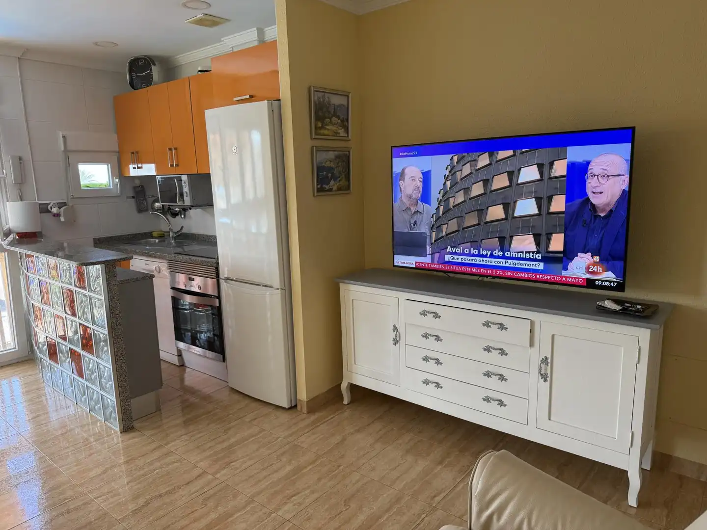 Wohnzimmer von Wohnung zur Miete in Almería mit Klimaanlage, Heizung und Privatgarten
