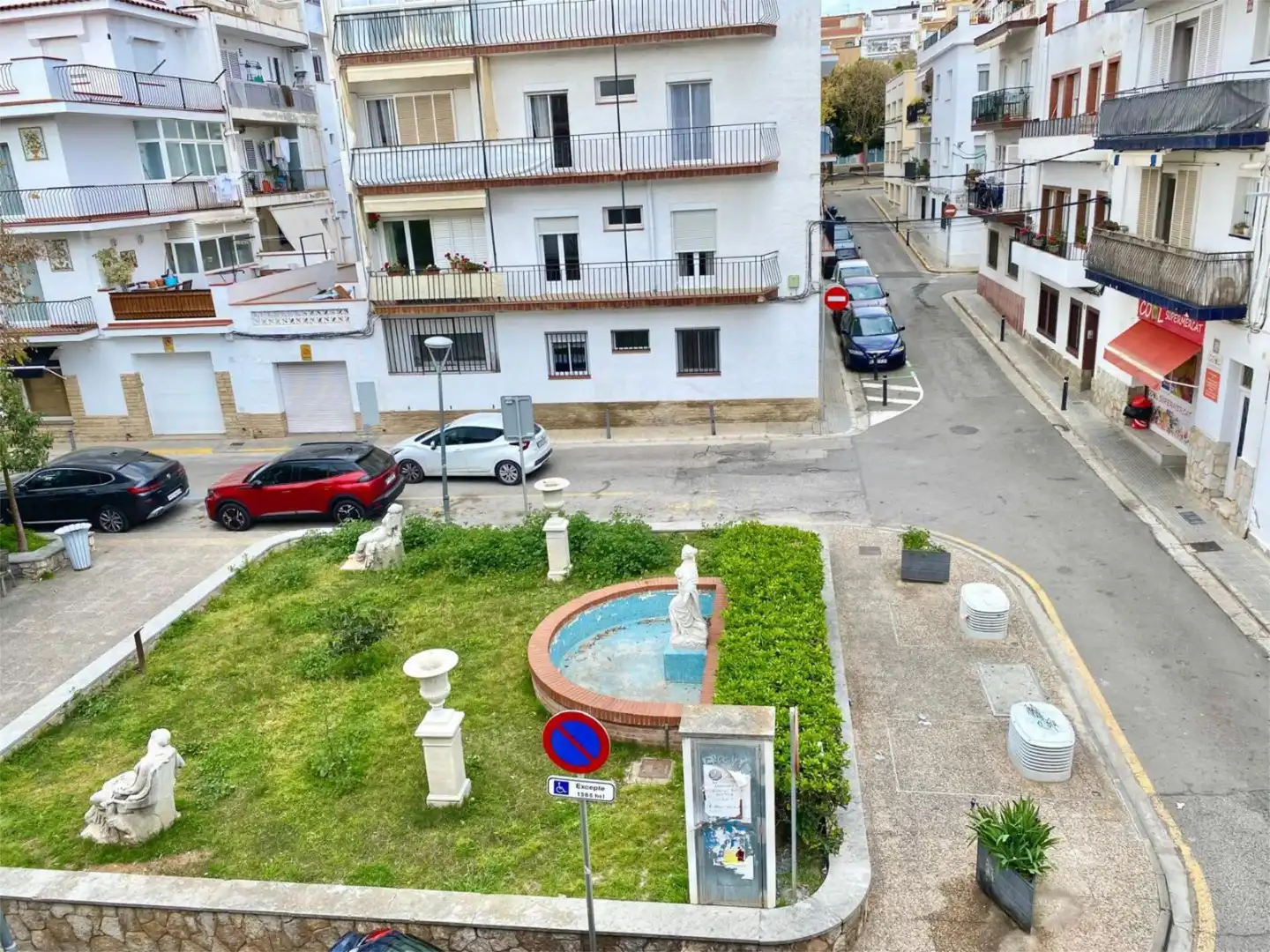 Wohnung zum Verkauf in Plaça Doctor Pérez Rosales, 3, Els Molins - Pins Vens Außenansicht von Wohnung zum Verkauf in Sitges mit Klimaanlage und Balkon