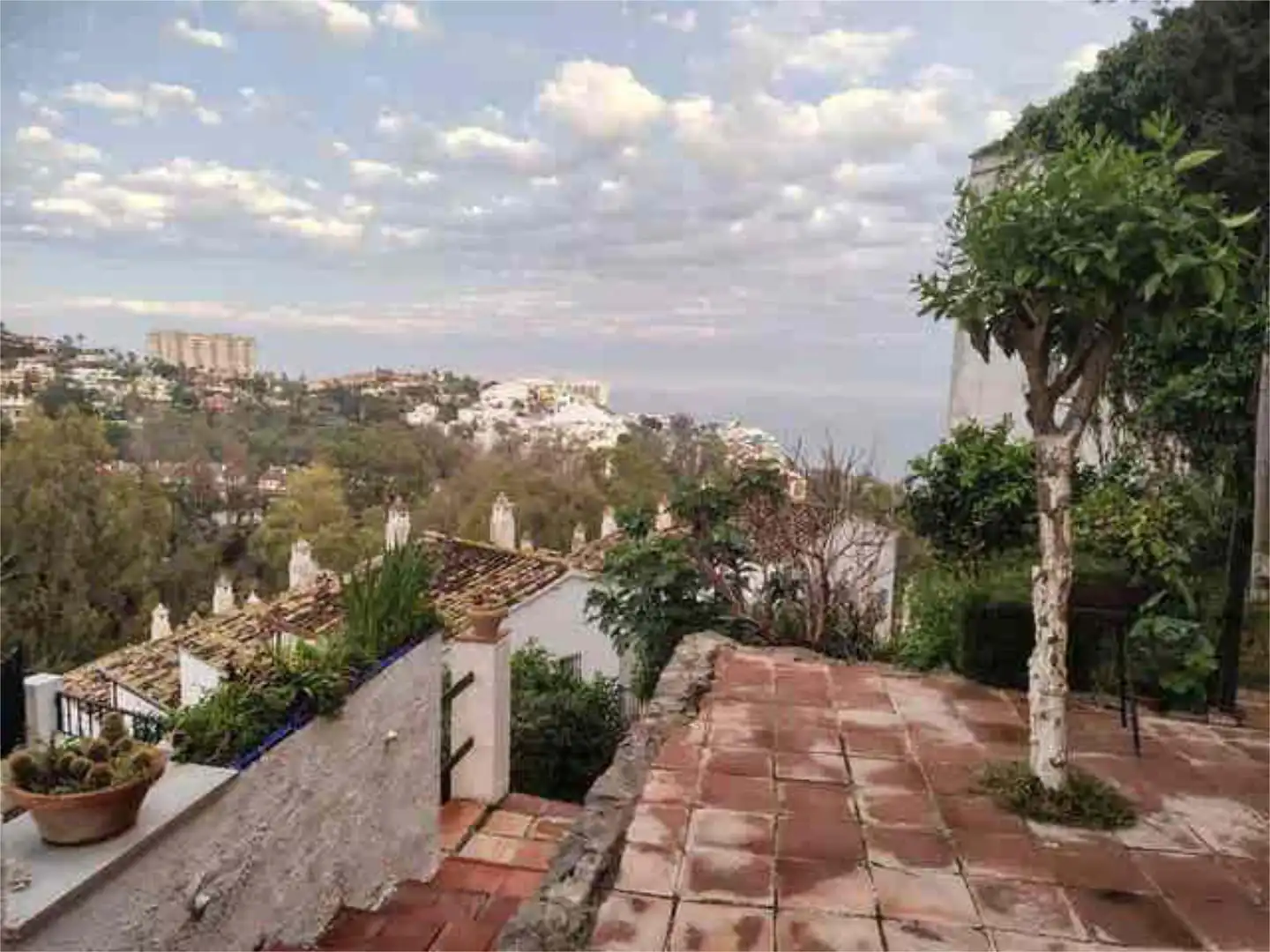 Vista exterior de Casa o xalet en venda en Benalmádena amb Jardí privat, Terrassa i Traster