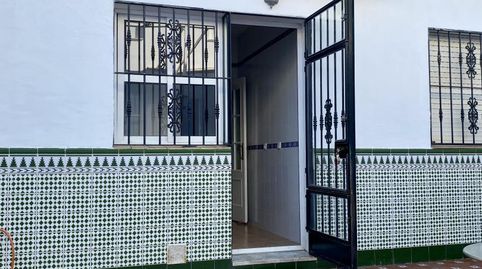 Foto 3 de Casa adosada en venta en Calle Silos, 61, La Paz, Alcalá de Guadaira