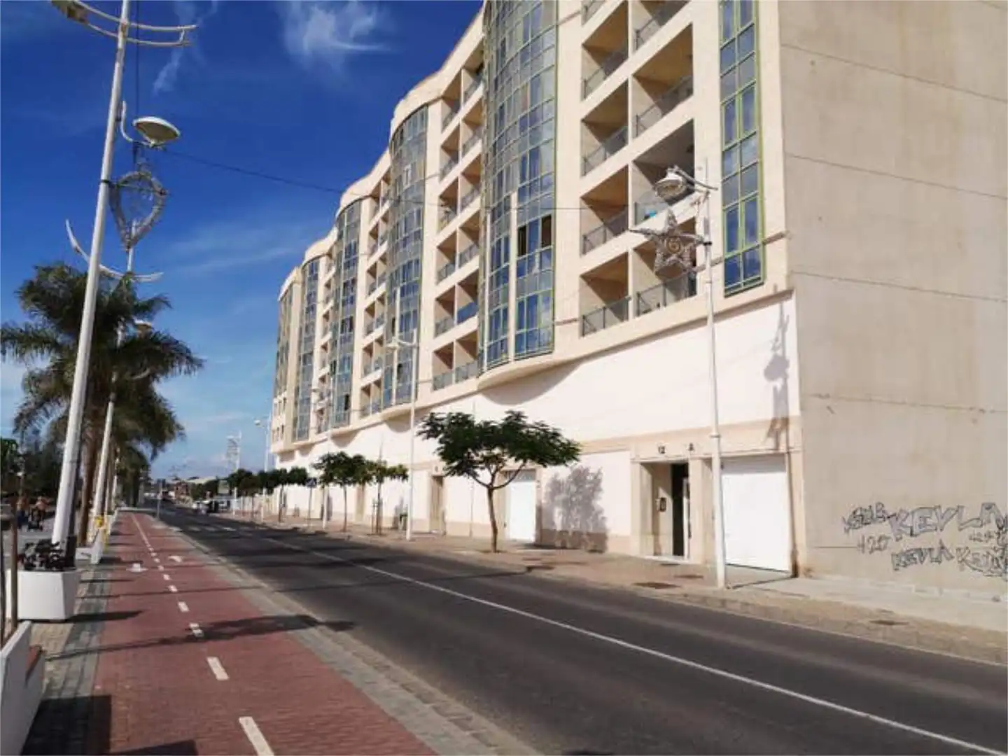 Garatge de lloguer a Centro - La Vega Alta Vista exterior de Garatge de lloguer en Arrecife