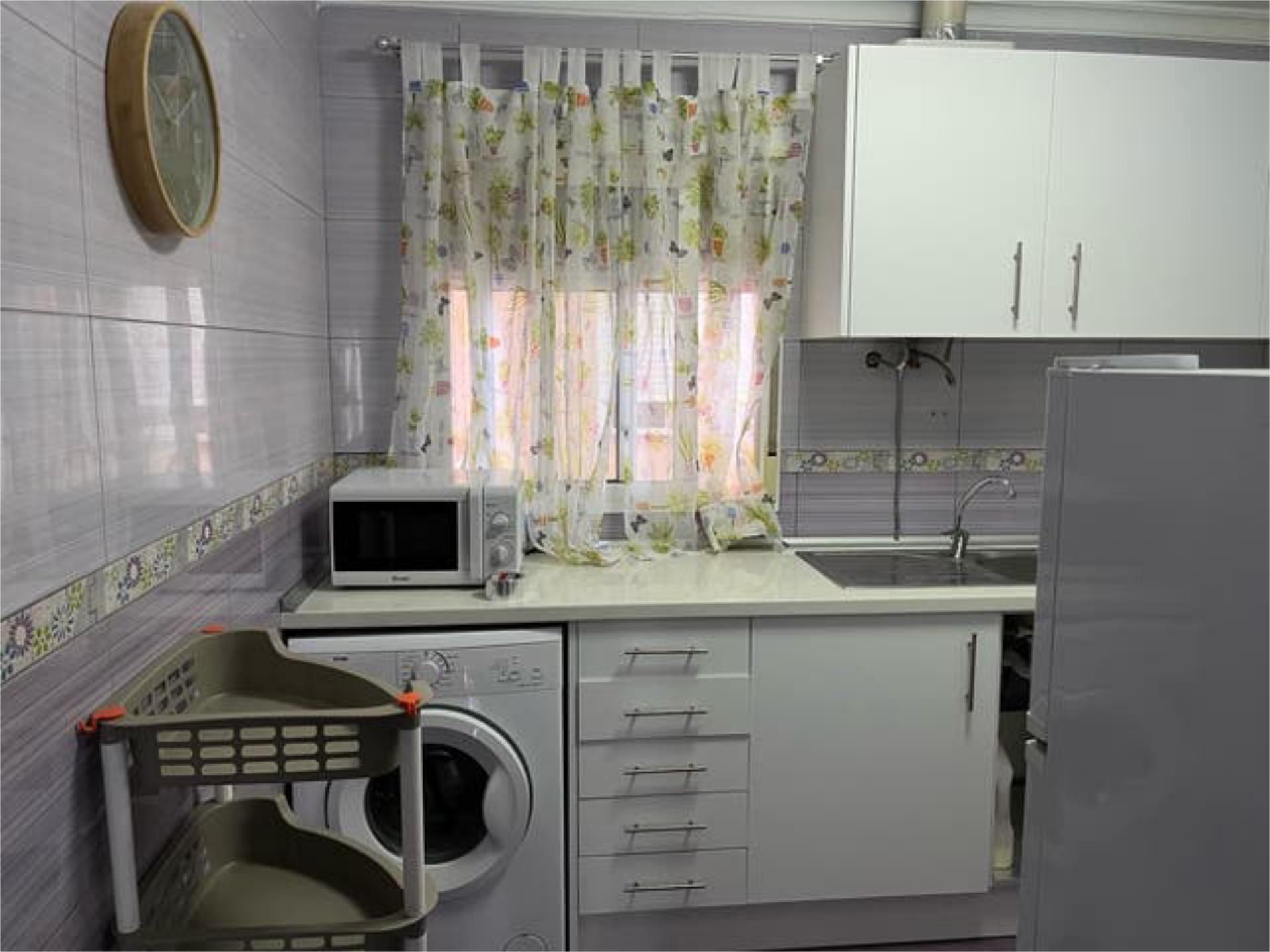 Cocina de Piso de alquiler en La Línea de la Concepción