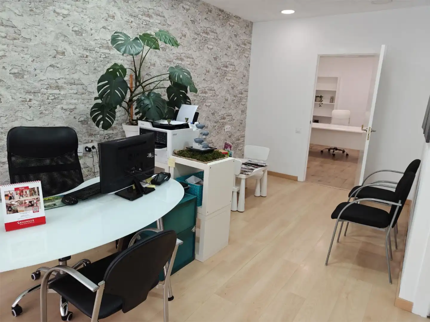 Local de alquiler en Carrer de Gravina, 9, Pubilla Cases Local de alquiler en L'Hospitalet de Llobregat