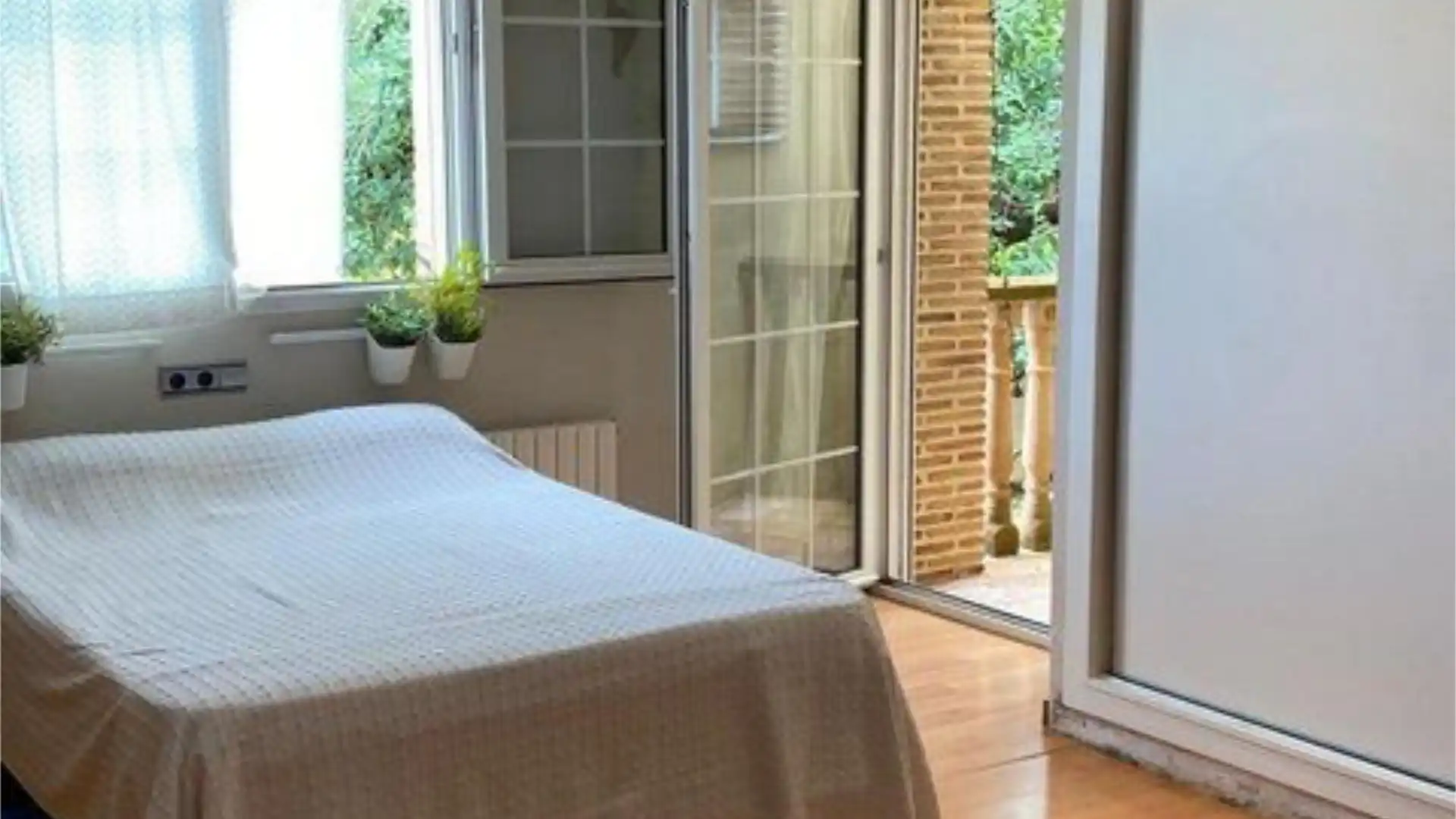 Habitació a Carrer Poqueta Nit, 10, La Conarda - Montesano Dormitori de Pis per a compartir en Bétera amb Calefacció, Jardí privat i Parquet