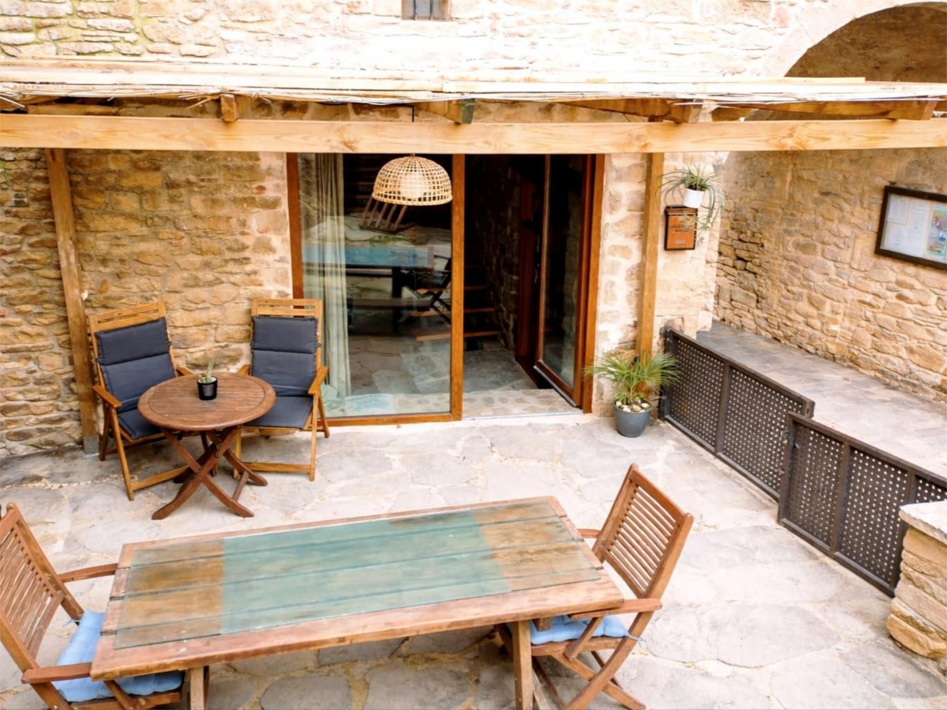 Terrasse von Wohnung zum Verkauf in Leoz / Leotz mit Heizung, Privatgarten und Terrasse