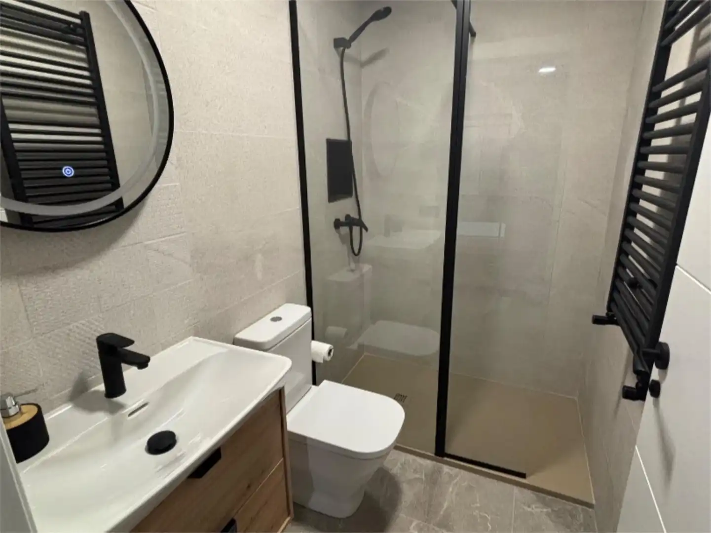 Wohnung zum Verkauf in Calle Virgen de Cortes, 2, Santa Teresa - Vereda Badezimmer von Wohnung zum Verkauf in Albacete Capital mit Klimaanlage