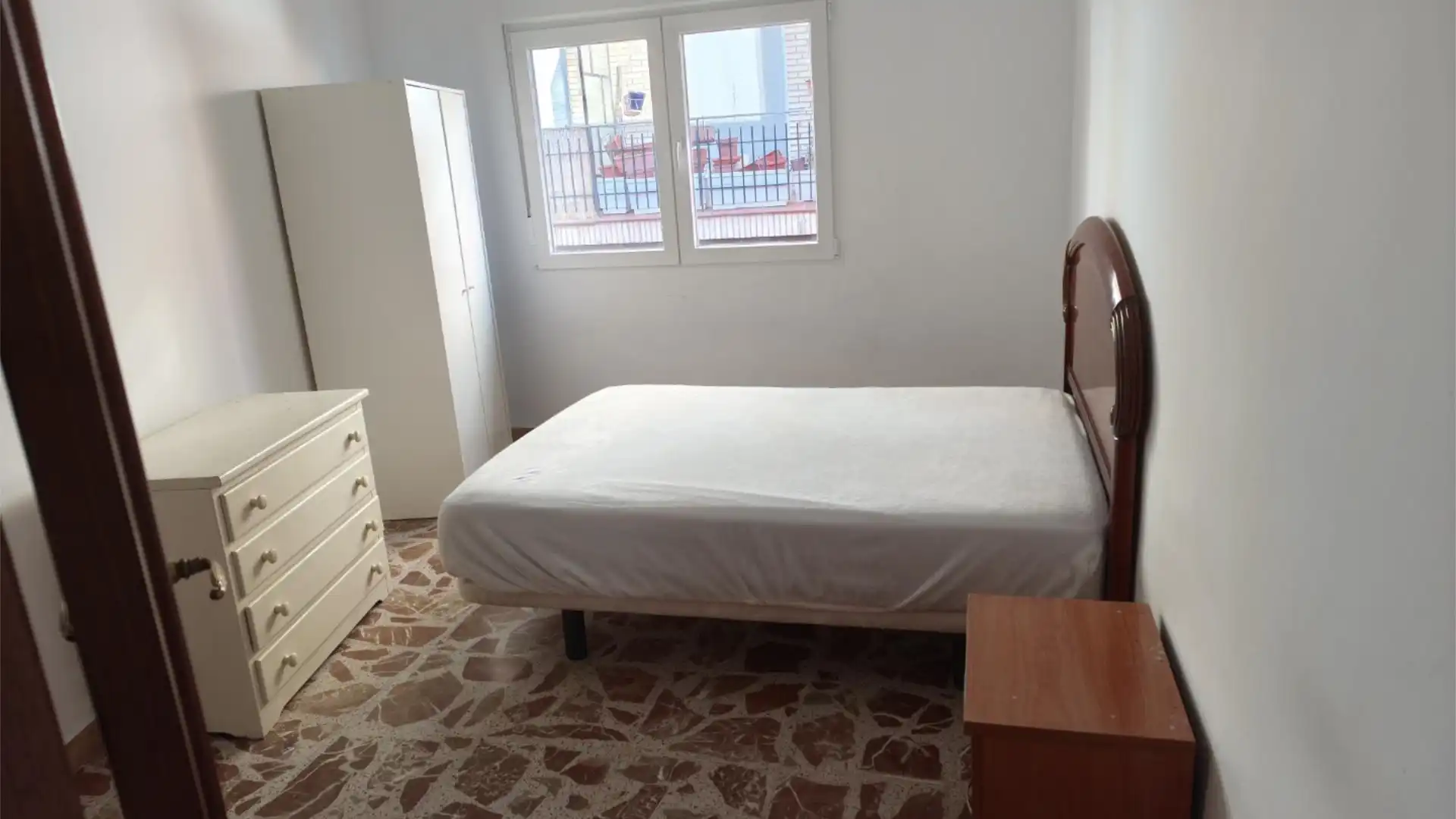 Room in Calle Norte, 9, Gerindote