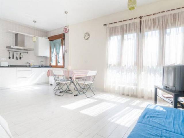 Piso en Venta en Calle Peñas Redondas, 15 en Numancia - San Fernando