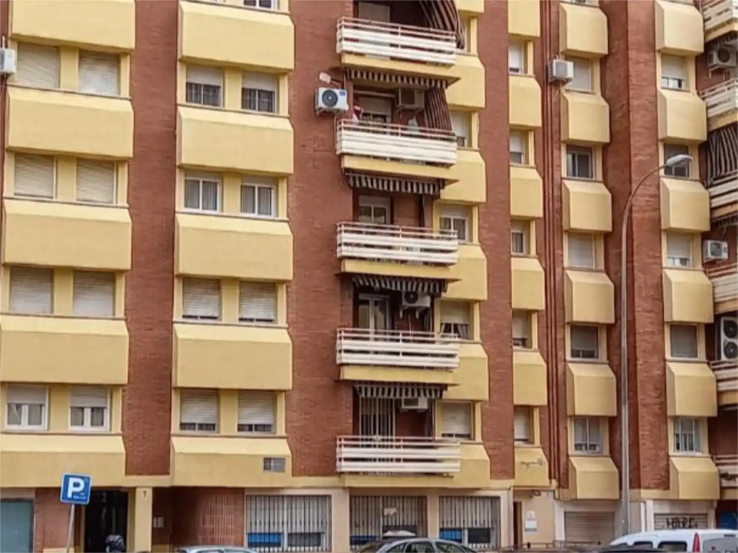 Flat for sale in Urbanización Parque de las Avenidas, 8, Ciudad Jardín - Zoco Exterior view of Flat for sale in Córdoba with Air Conditioner, Terrace and Balcony