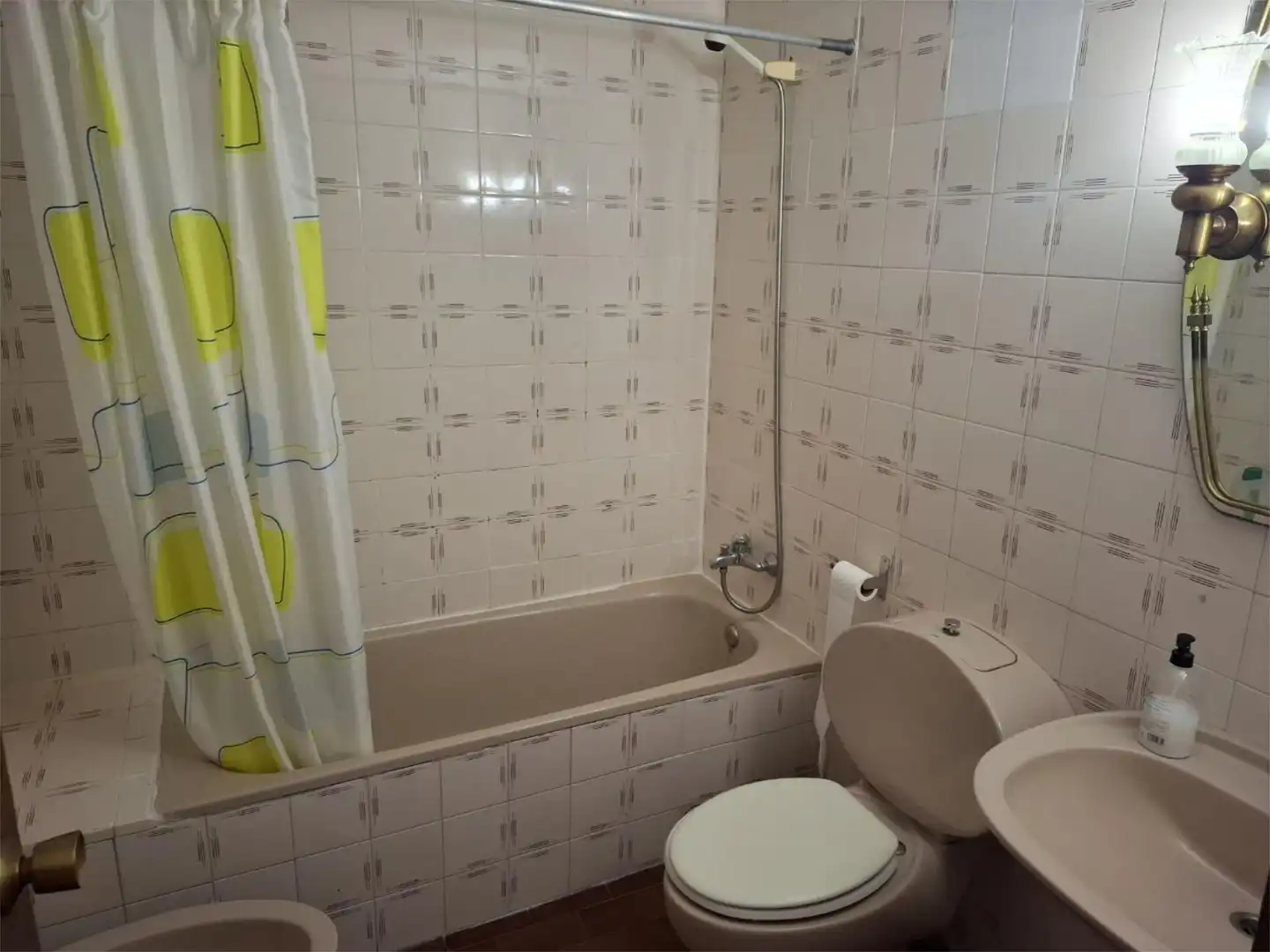 Flat for sale in Urbanización Parque de las Avenidas, 8, Ciudad Jardín - Zoco Bathroom of Flat for sale in Córdoba with Air Conditioner, Terrace and Balcony