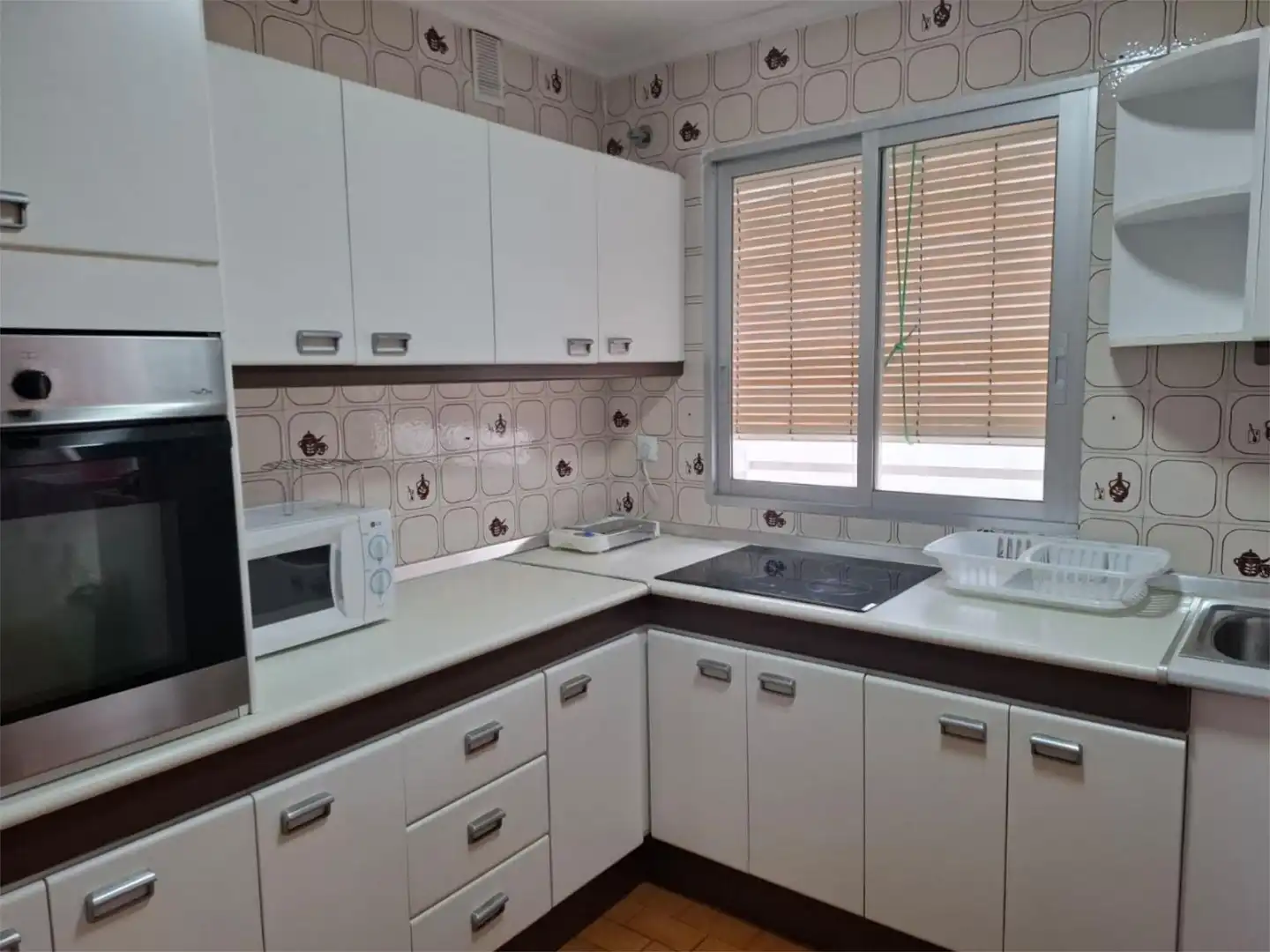 Flat for sale in Urbanización Parque de las Avenidas, 8, Ciudad Jardín - Zoco Kitchen of Flat for sale in Córdoba with Air Conditioner, Terrace and Balcony