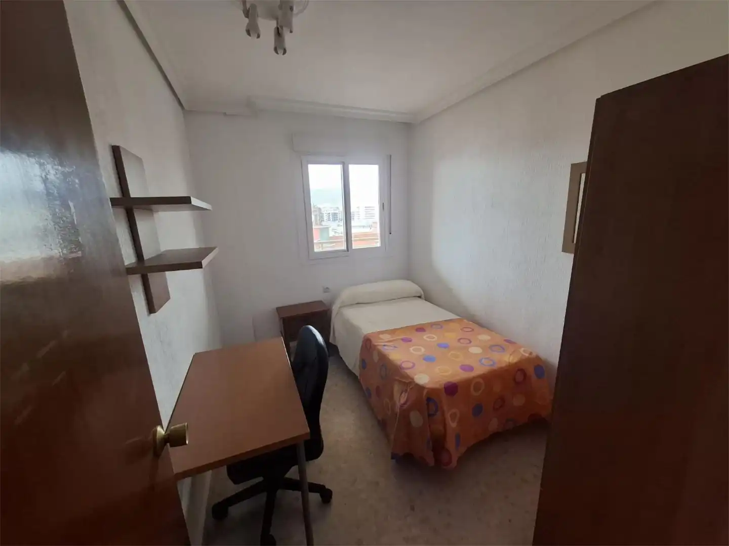 Flat for sale in Urbanización Parque de las Avenidas, 8, Ciudad Jardín - Zoco Bedroom of Flat for sale in Córdoba with Air Conditioner, Terrace and Balcony