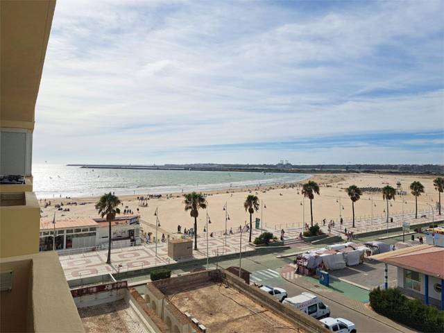 Piso en Alquiler en Avenida Santa María del Mar, 9 en Valdelagrana