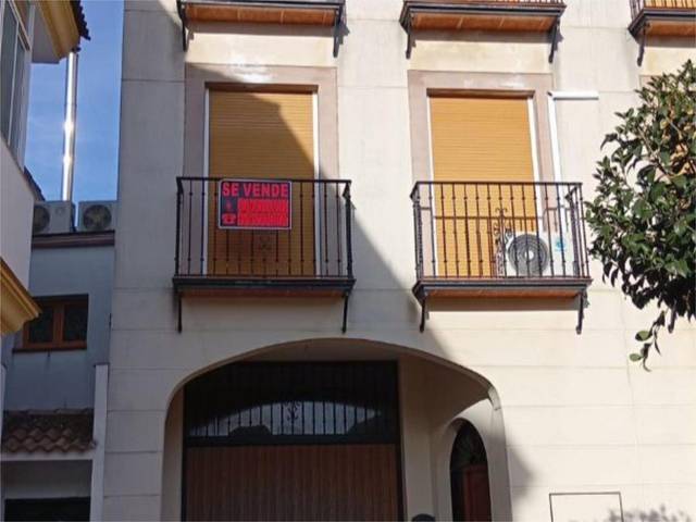 Casa adosada en Venta en Calle Martín Ximena Jurado, 4 en Arjona